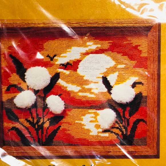 Creative Circle  Counted Cross Stitch Hues of Autumn 1409 Wall Hanging Unopened - Picture 2 of 3